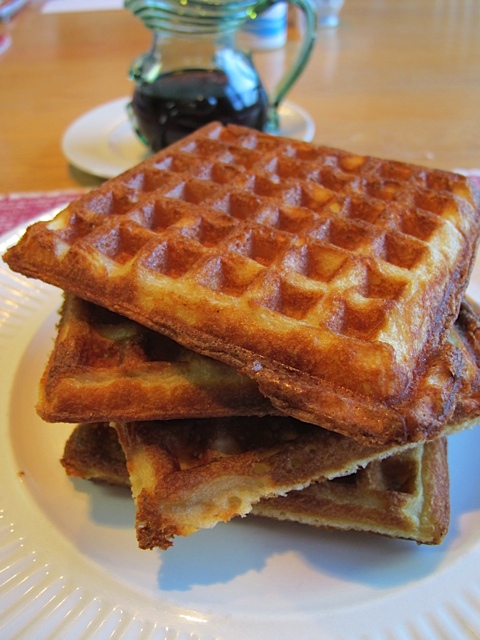 https://mamaldiane.com/wp-content/uploads/2015/01/overnite-waffles.jpg